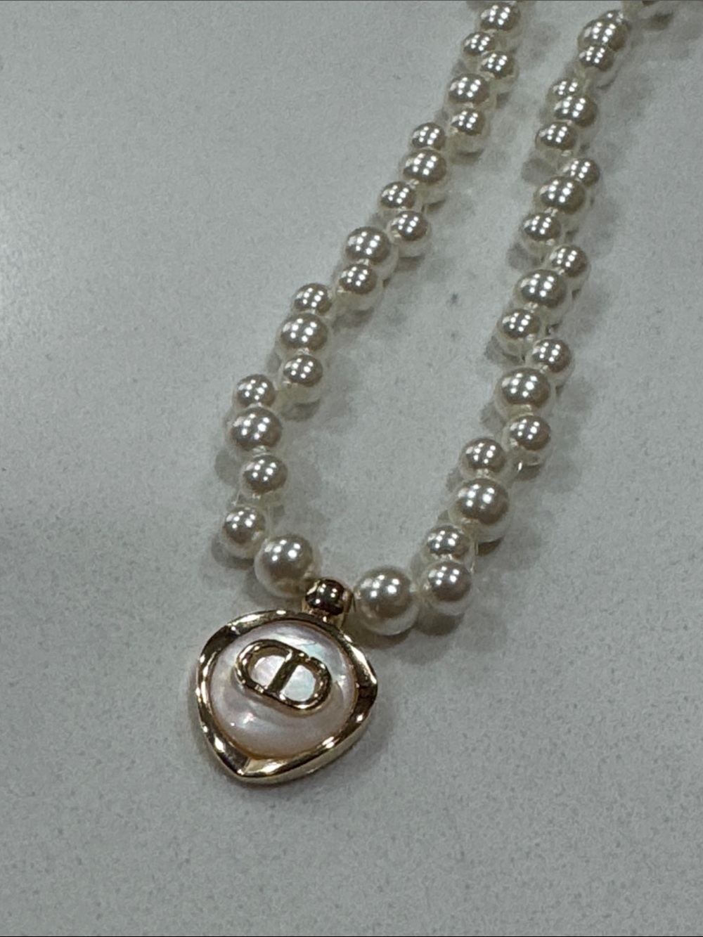 🆕 DIOR Pearl Necklace with Pearl Logo Pendant - Picture 6 of 7